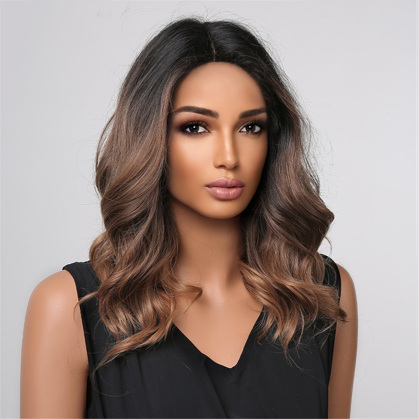 Medium Long Synthetic Ombre Black Brown Wig Middle Part Water Wave Wigs for Black Women Heat Resistant Cosplay Daily Wig