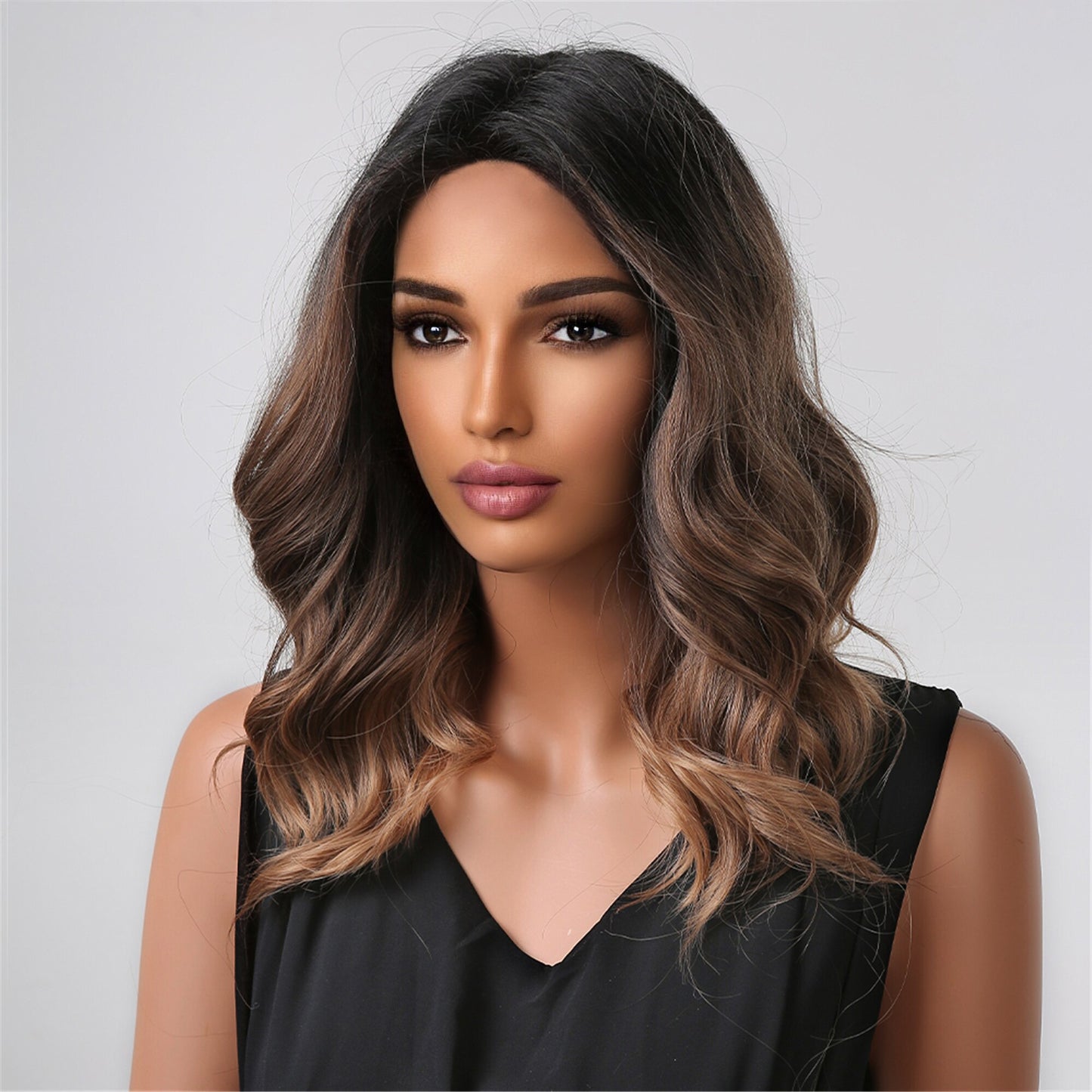 Medium Long Synthetic Ombre Black Brown Wig Middle Part Water Wave Wigs for Black Women Heat Resistant Cosplay Daily Wig